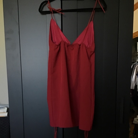 Red Dress - Picture 6 of 7